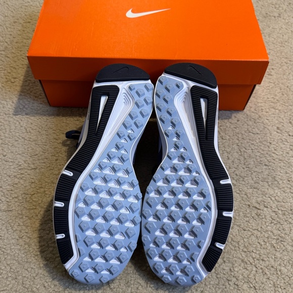 Women’s Nike Run Swift Shoes - NIB - size 9 - Picture 2 of 8